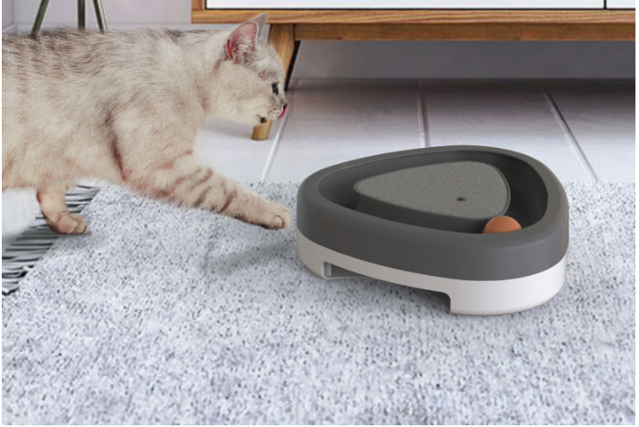 Interactive Triangle Turntable Cat Toy